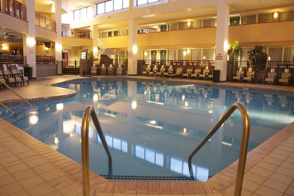 Plaza Hotel & Suites - О-Клэр Экстерьер фото