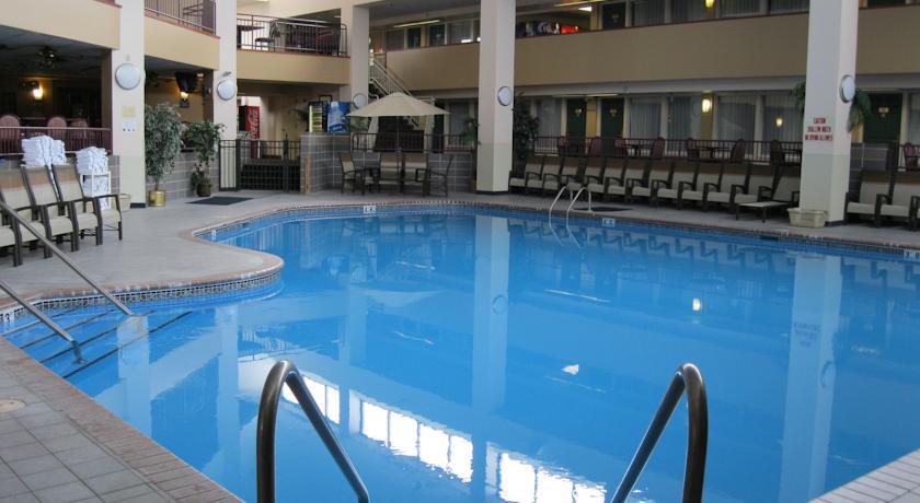 Plaza Hotel & Suites - О-Клэр Экстерьер фото